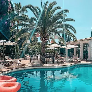 https://jardines-de-la-reina-boutique-bed-breakfast.1costadelsol.com